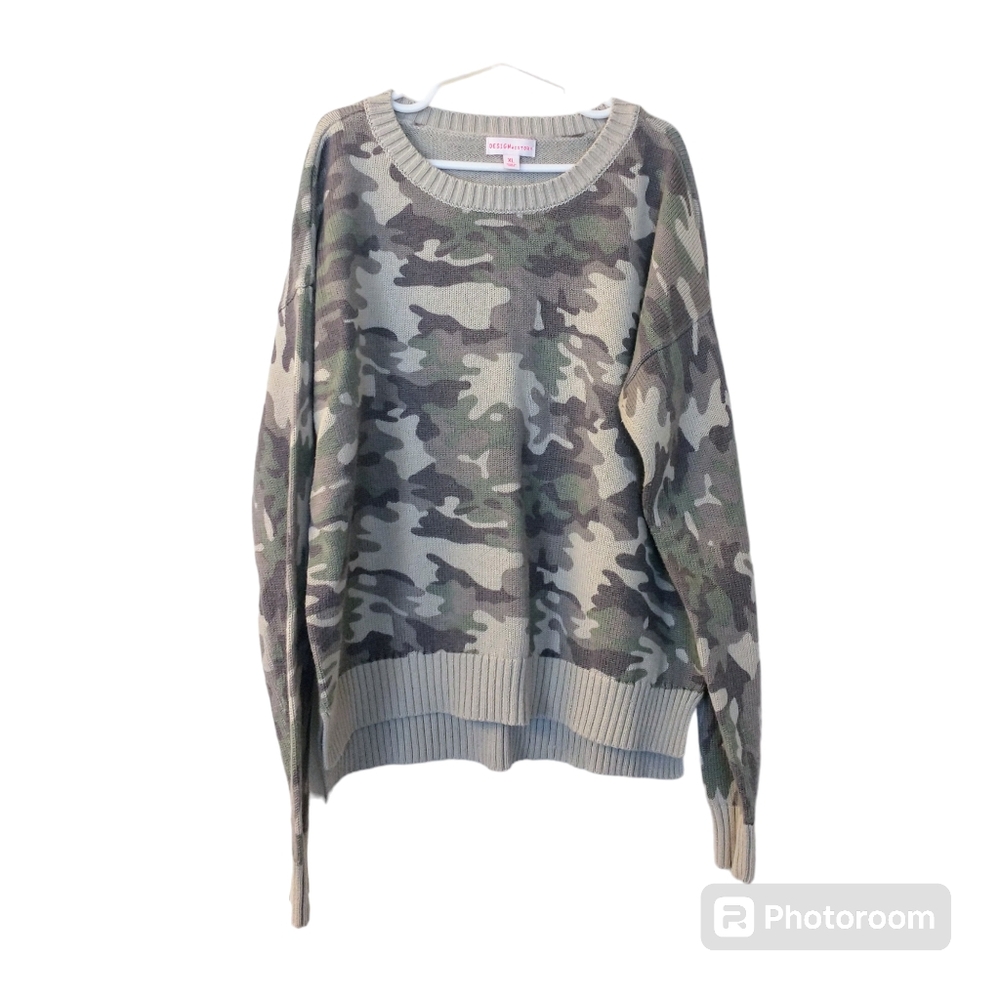 Girl's Design History Green Beige Camouflage Long Sleeve Sweater Size XL